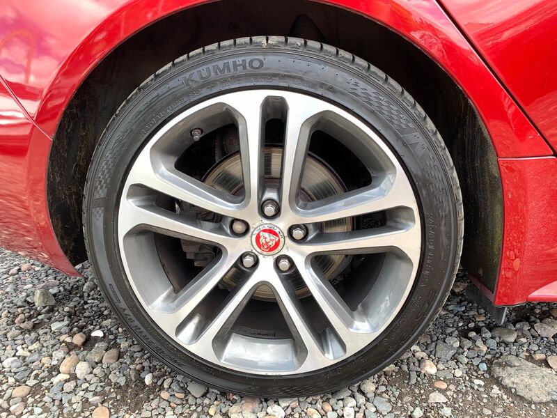 JAGUAR XE