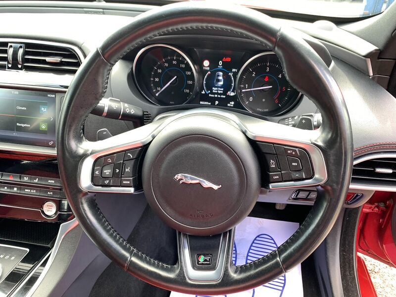 JAGUAR XE