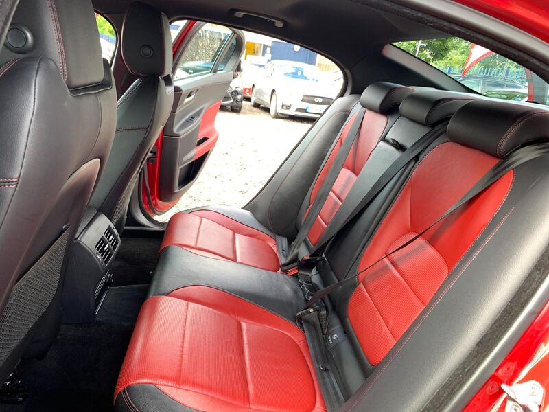 JAGUAR XE