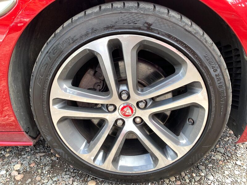 JAGUAR XE
