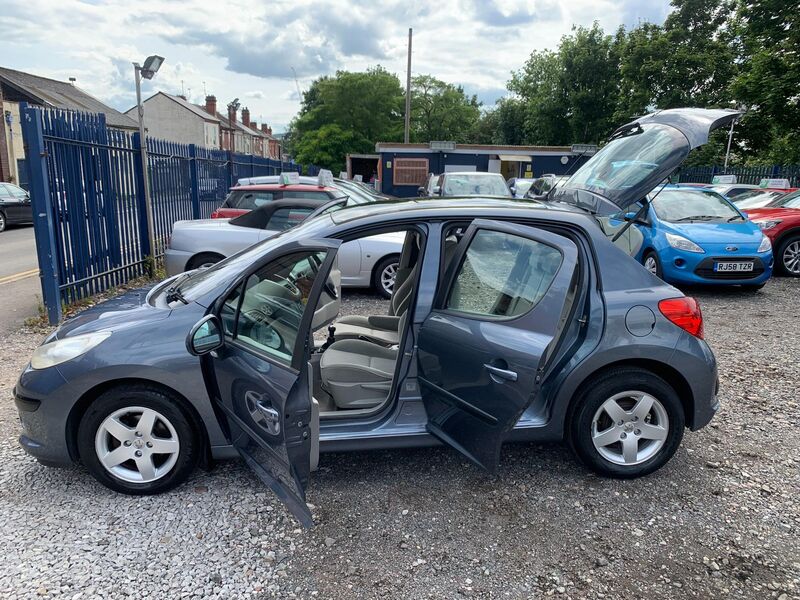 PEUGEOT 207