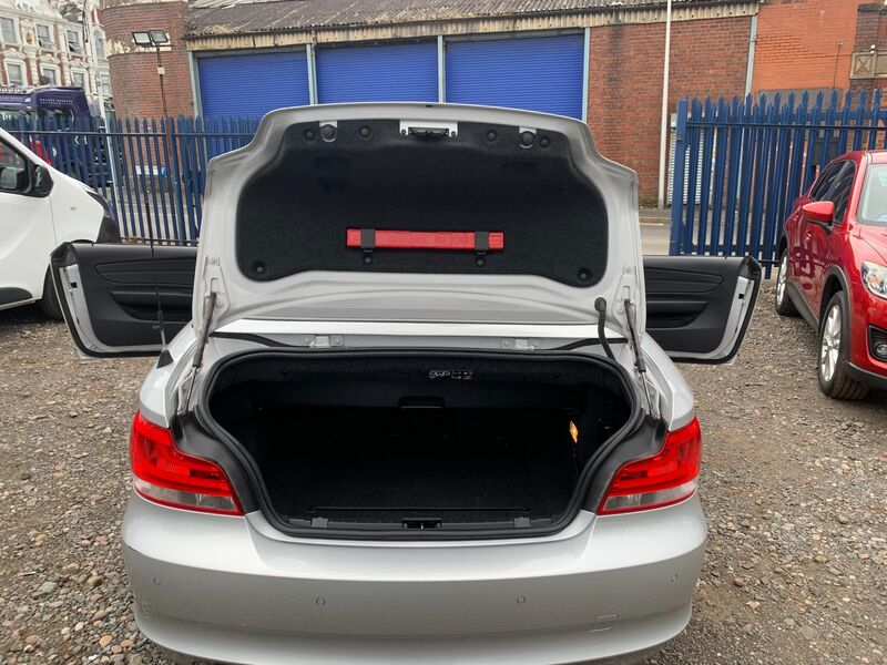 BMW 1 SERIES