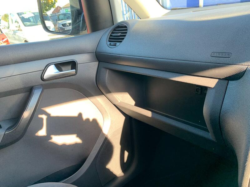 VOLKSWAGEN CADDY MAXI LIFE