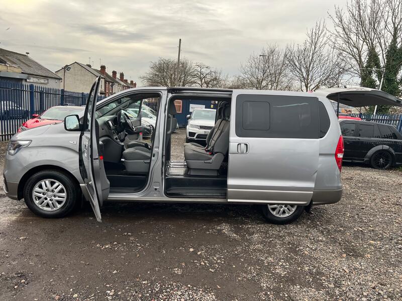 HYUNDAI I800
