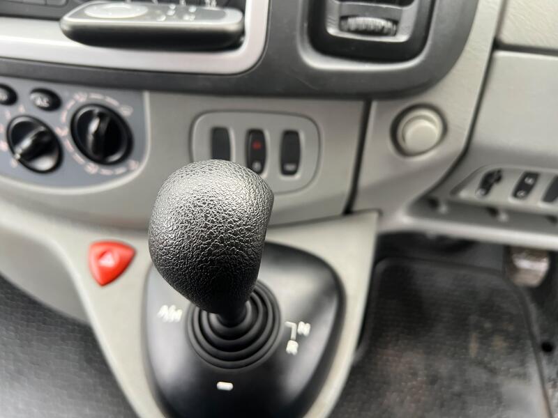 RENAULT TRAFIC