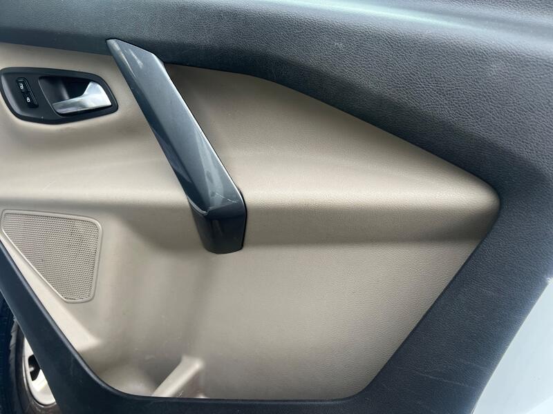 FORD TOURNEO