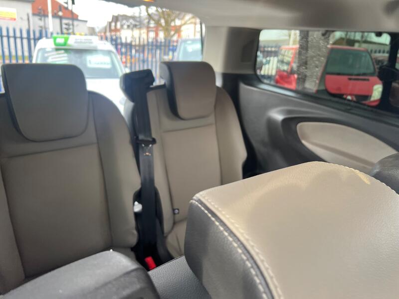 FORD TOURNEO