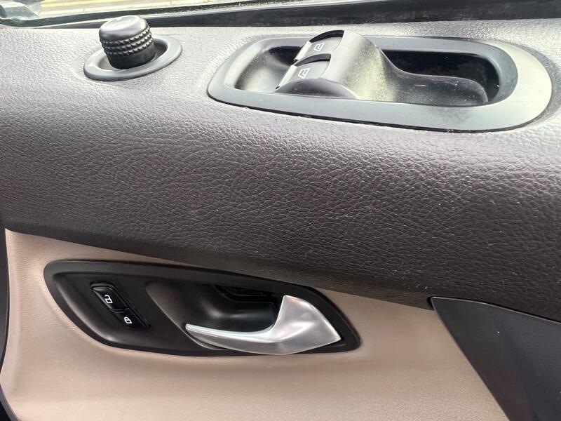 FORD TOURNEO