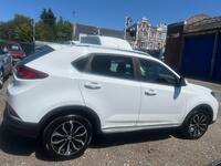 MG GS