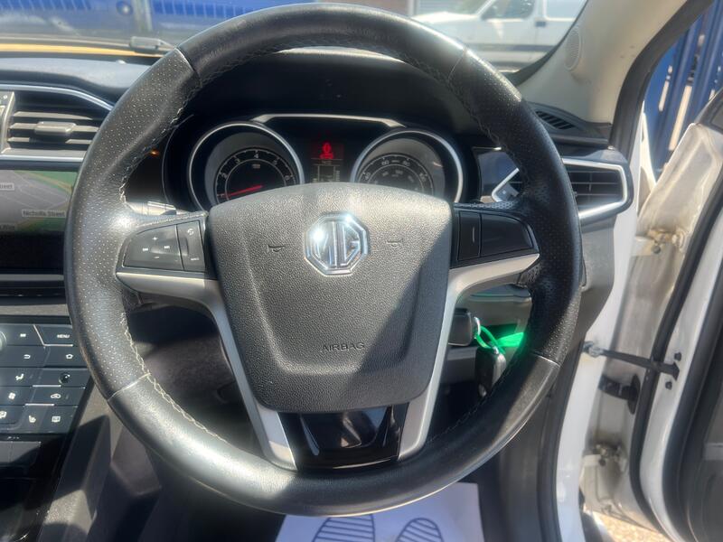 MG GS